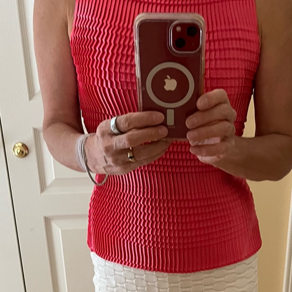 Ribkoff Womens Sleeveless Textured Shell Top in Shiny Red